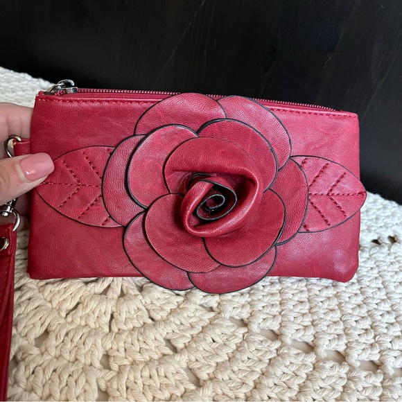 Red dark leather Flower Purse Wristlet - Picture 1 of 7